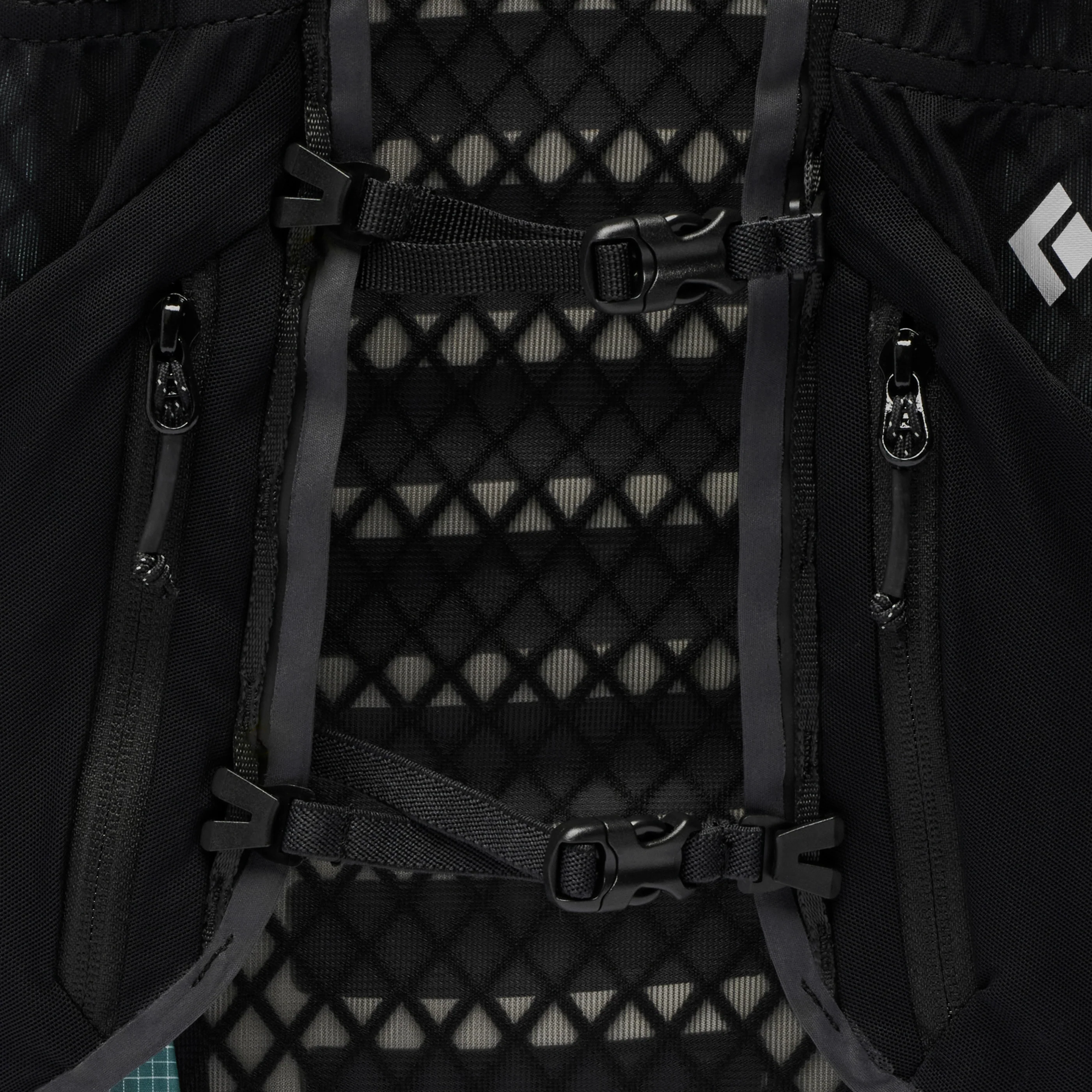 Women's Distance 15 Backpack - Image 13